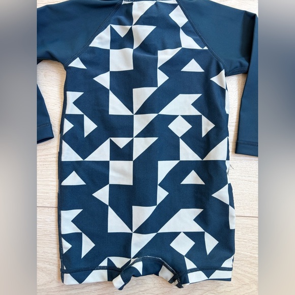 Tea Collection Rash Guard Swimsuit - Picture 4 of 4